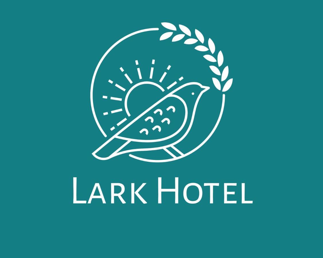 Lark Hotel Dár Al-Szalám Kültér fotó