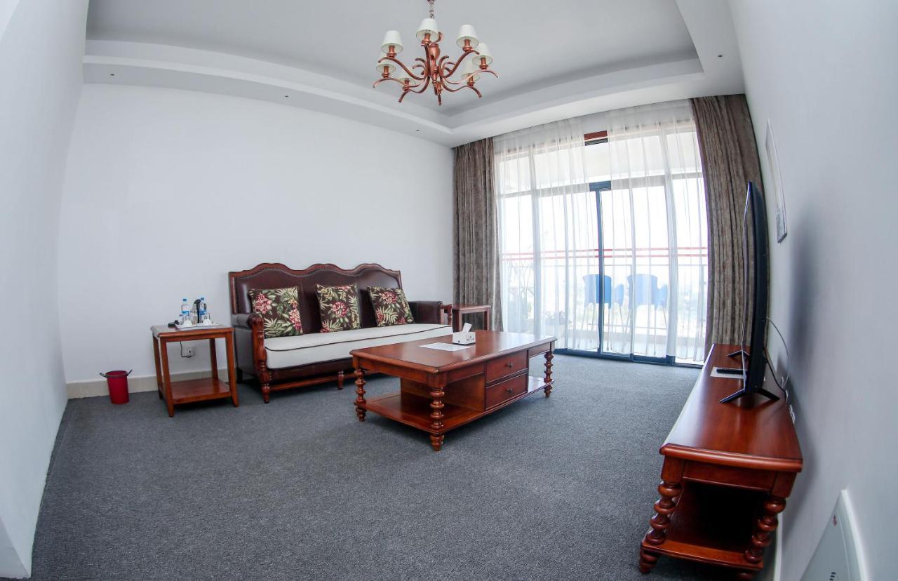 Lark Hotel Dár Al-Szalám Kültér fotó