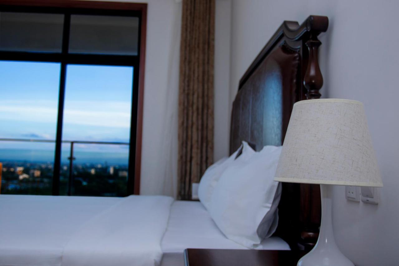 Lark Hotel Dár Al-Szalám Kültér fotó