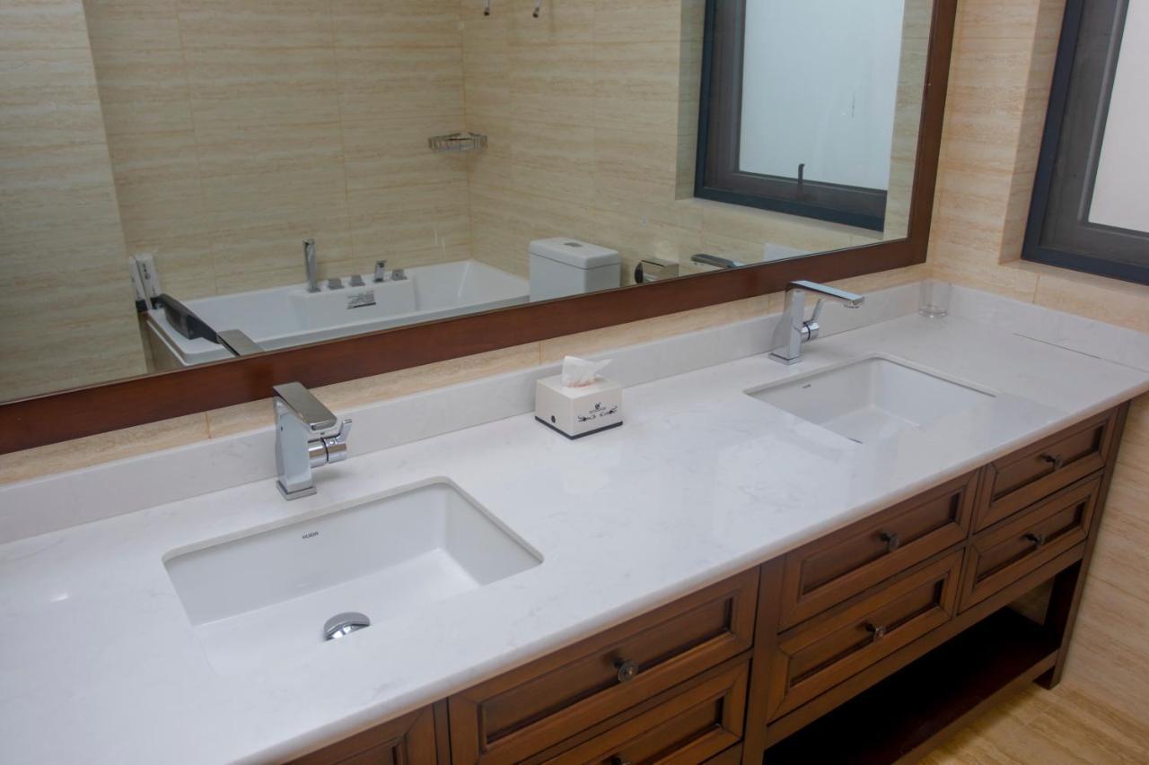 Lark Hotel Dár Al-Szalám Kültér fotó